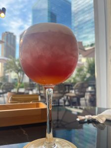 明るいうちからカクテル