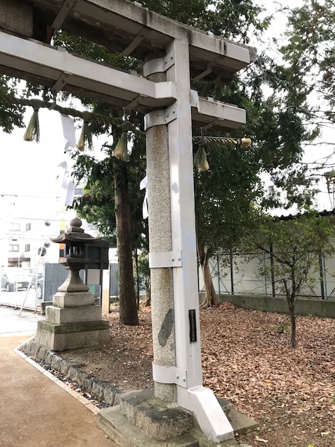 デザオ建設　神社鳥居　氏神さん